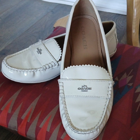 Coach Women's Odette Cream Patent Leather Loafers 8.5B - Picture 1 of 8